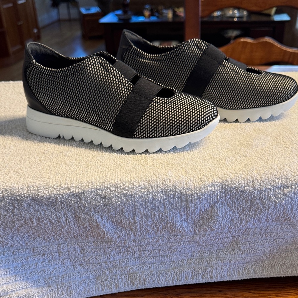 Munro Black and White Mesh Sneakers